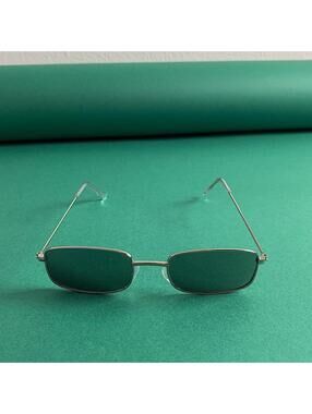 Y2k 90s 2000s vintage unique slim style silver mirror lense sunglasses. Silver